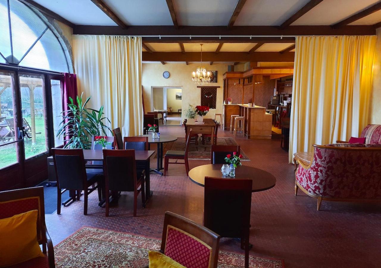 Bed and Breakfast Domaine Lou Castet Tuzaguet Esterno foto