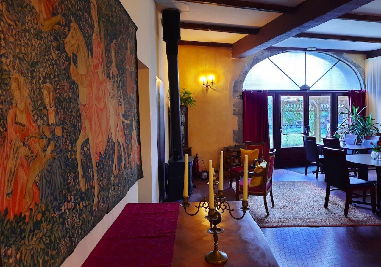 Bed and Breakfast Domaine Lou Castet Tuzaguet Esterno foto