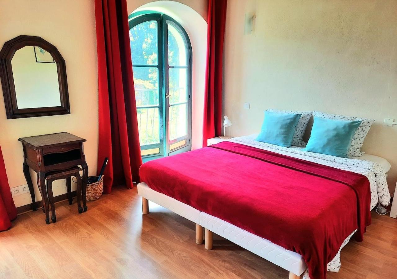 Bed and Breakfast Domaine Lou Castet Tuzaguet Esterno foto