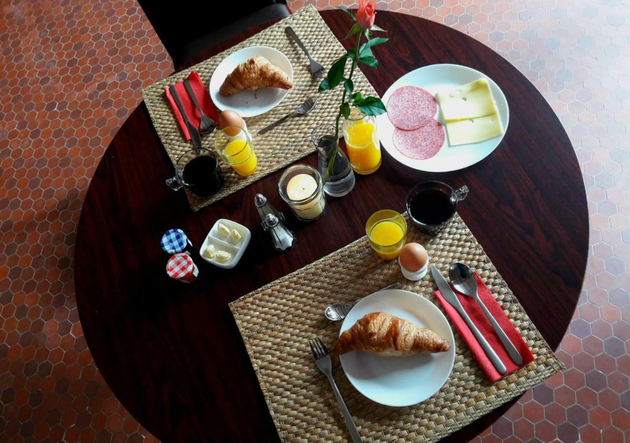 Bed and Breakfast Domaine Lou Castet Tuzaguet Esterno foto