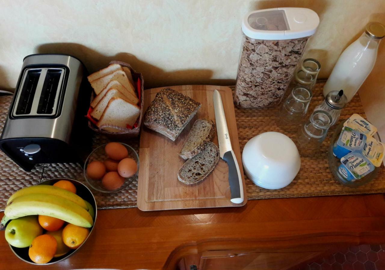 Bed and Breakfast Domaine Lou Castet Tuzaguet Esterno foto